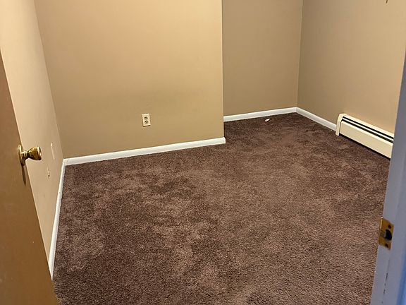 5th image of 37 Kenbrook Dr