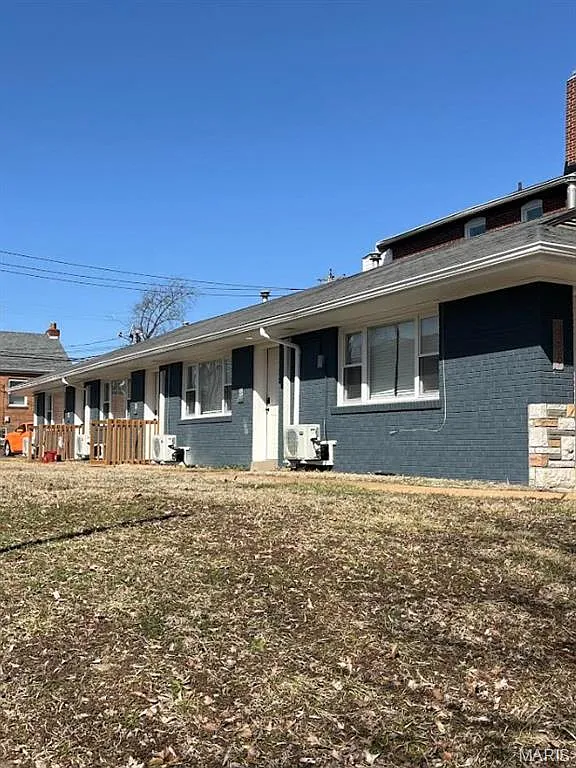 Building Photo - 3333 Lawn Ave #2