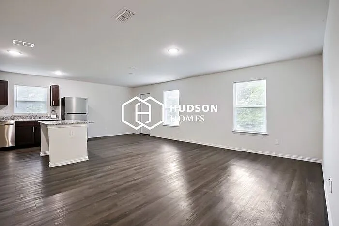 158 Westview Dr — Photo 4
