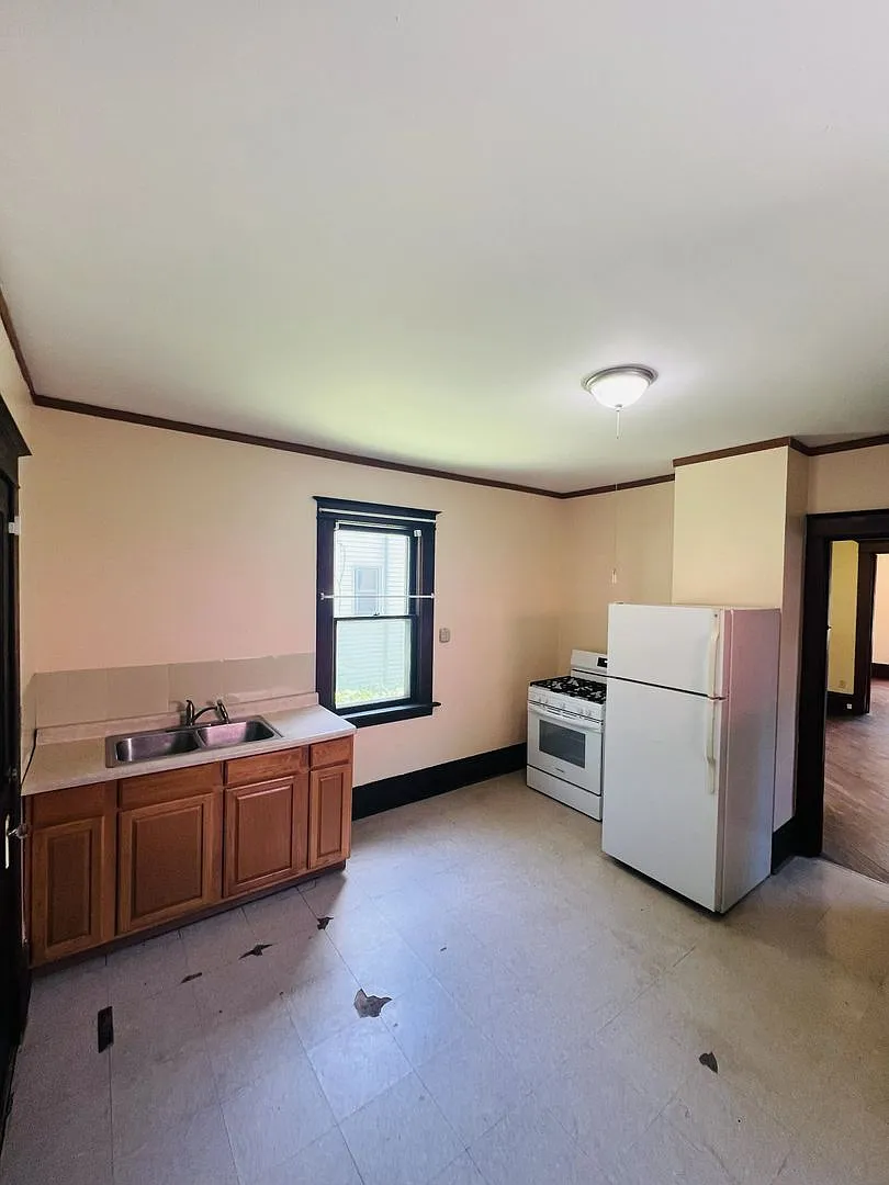 710 E Davenport St - Close to downtown Iowa City — Photo 4