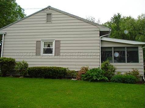 Garage Side with Screened room off