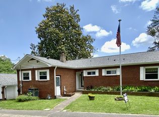 111 Malvern Rd, Oak Ridge, TN 37830