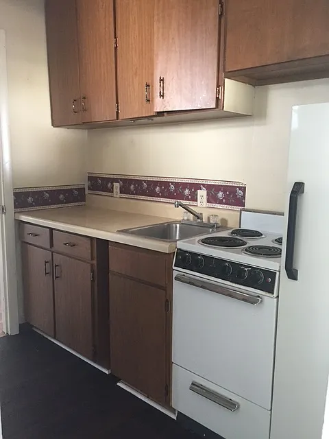1 bed, 900 sqft, $1,095 — Photo 3
