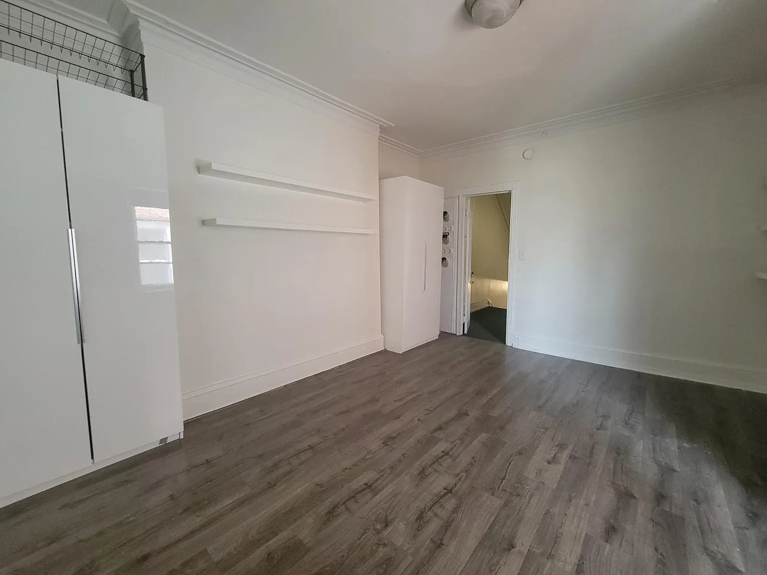 4053 Spruce St — Photo 2