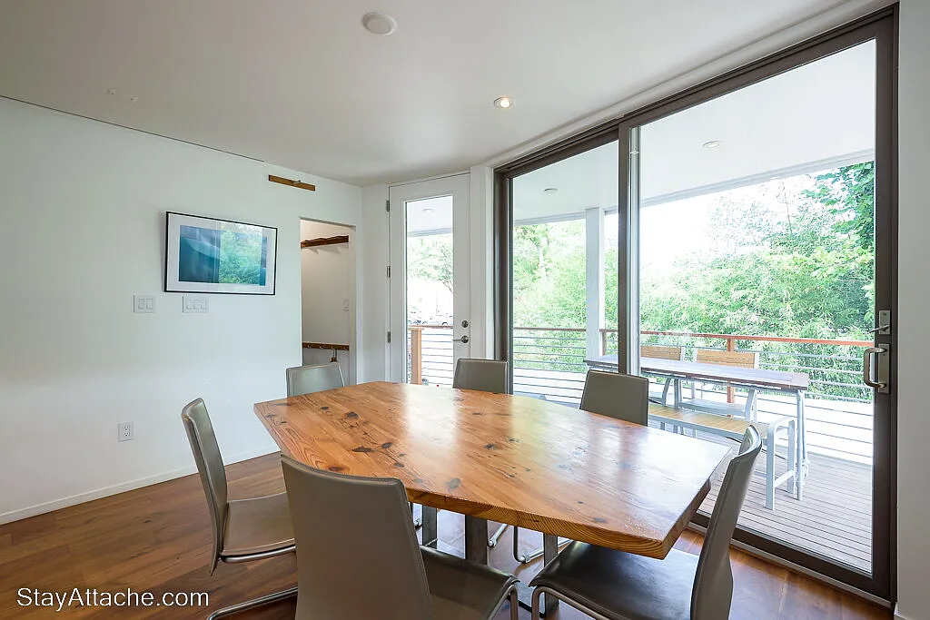 4 bed, 3.5 bath, 3395 sqft, $8,000 — Photo 3