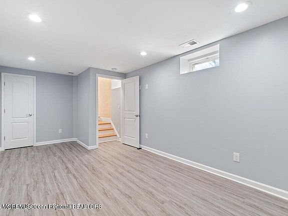 5th image of 712 W Park Ave