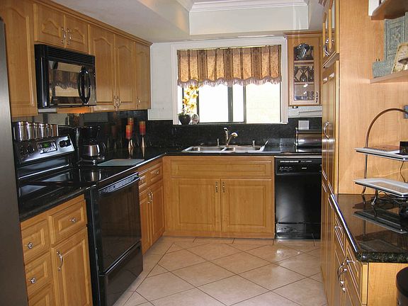 4th image of 645 Balboa Ave APT 1