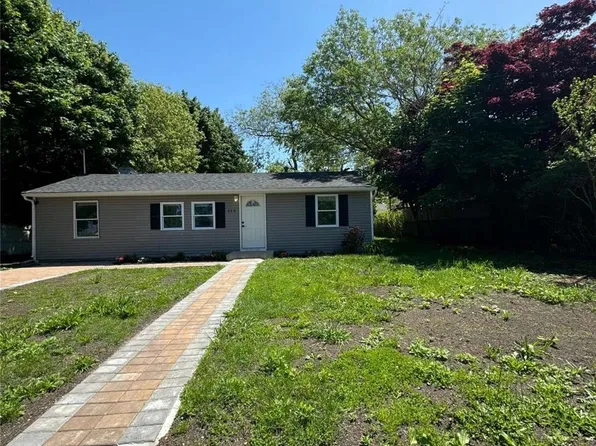 515 Scherger Avenue, East Patchogue, NY 11772