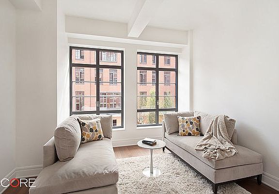 4th image of 140 W 12th St APT M3