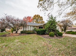 1615 Holly Ave, Darien, IL 60561