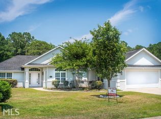 201 Deerwood Village Dr, Woodbine, GA 31569