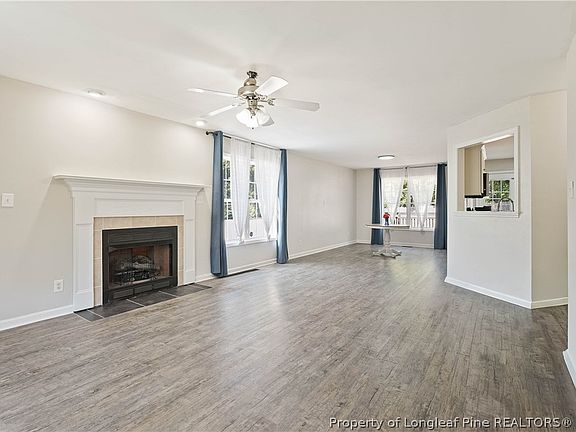 5th image of 91 English Oak Dr