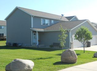 1311 Creekside Ct, Waterloo, IA 50702