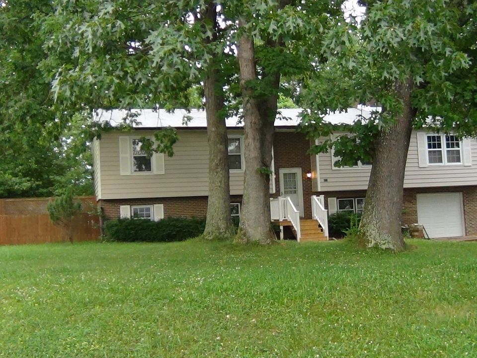 1st image of 111 Macarthur Dr