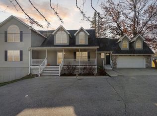 5197 Waldon Rd, Clarkston, MI 48348