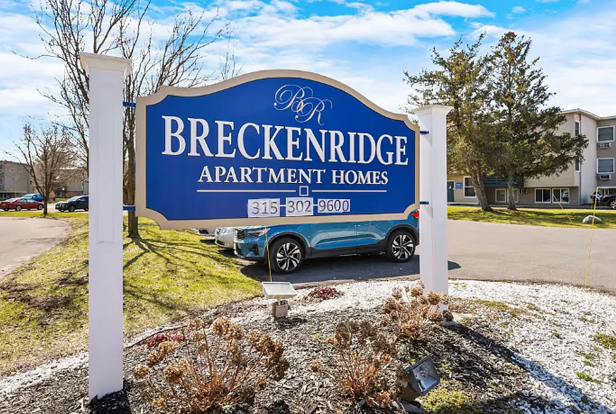 Breckenridge Apartments — Photo 1