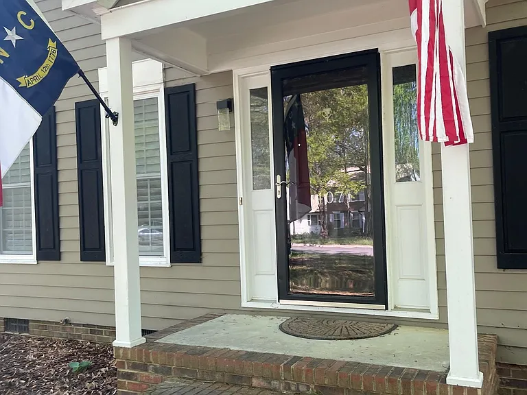 407 Portsmouth Ct — Photo 14