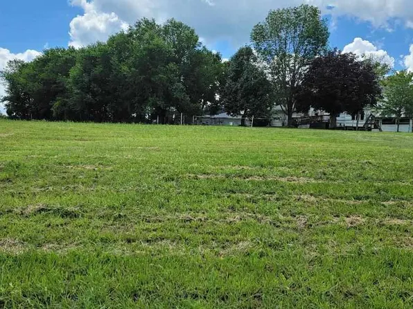 1007 Parkview Dr, Tipton, IA 52772