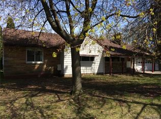 155 Lochaven Rd, Waterford, MI 48327