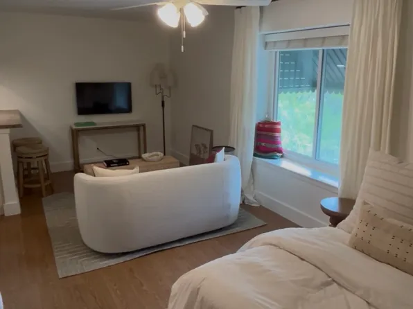 1611 W 39th 1/2 St APT 106, Austin, TX 78756