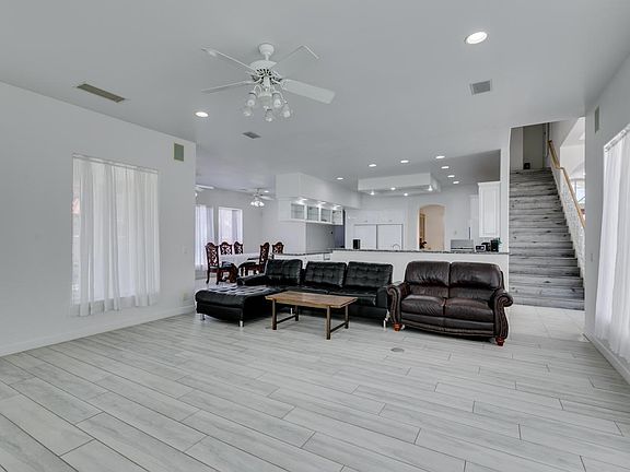 4th image of 8033 Secret Harbor Ct
