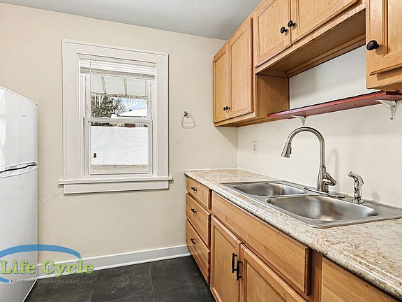 5th image of 507 Eastern Ave NE #2