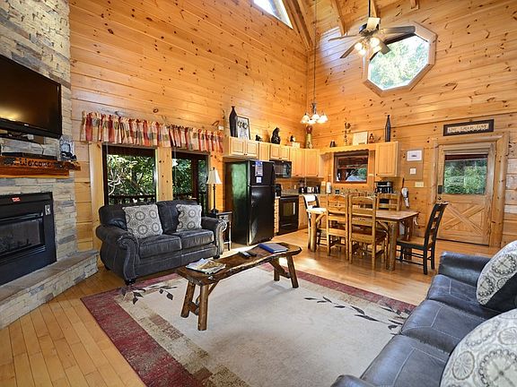 4th image of 2034 Bear Haven Way