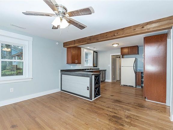 4th image of 5502 Lakeside Dr
