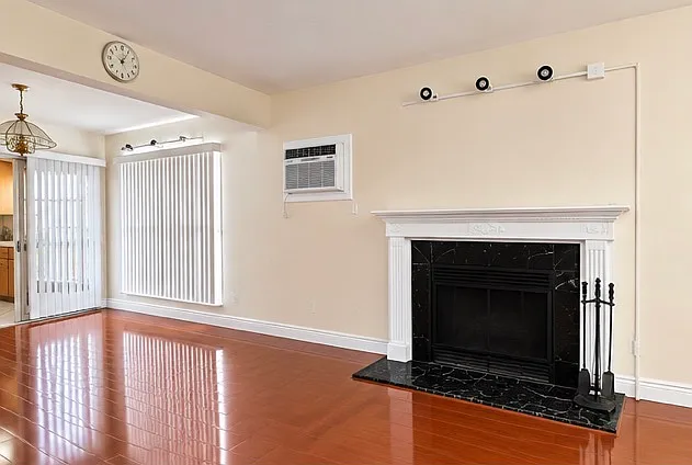 3 bed, 1.5 bath, 1317 sqft, $3,600 — Photo 2