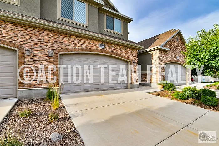 3 bed, 2.5 bath, 2282 sqft, $2,375 — Photo 2