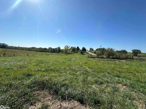 Peach Ave, Fairfield, IA 52556