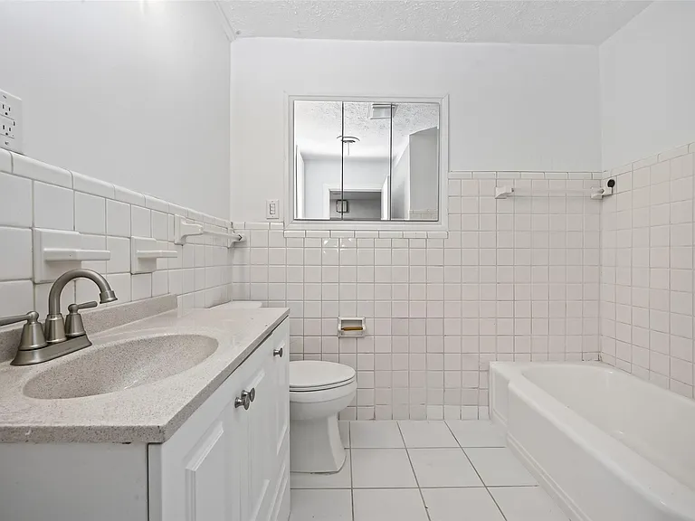 3731 Drake St — Photo 31