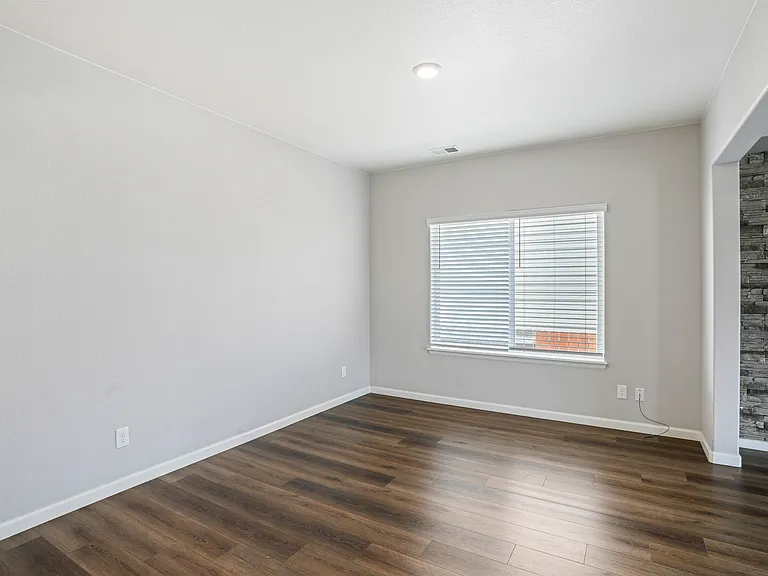 2141 Kerry St — Photo 17