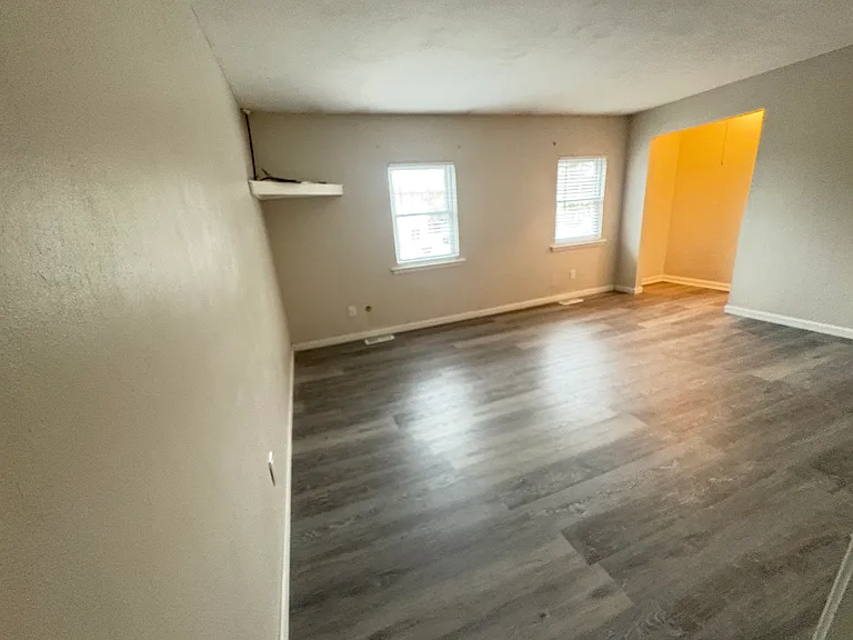 813 S Grosvenor Ct — Photo 29