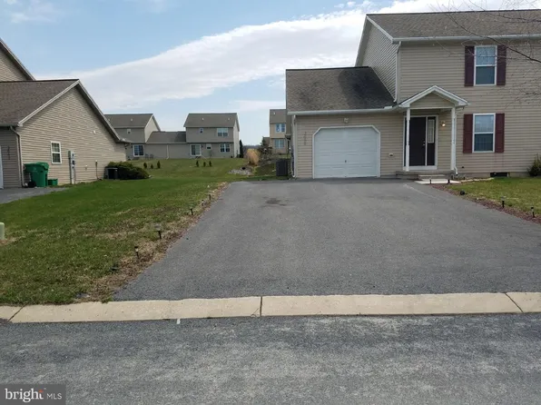 3656 Mountain Shadow Dr, Fayetteville, PA 17222
