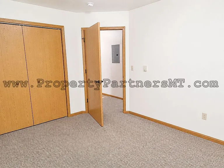 905 Montana St — Photo 6