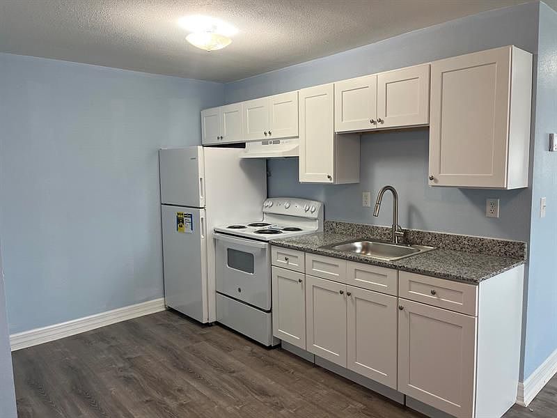 1st image of 1109 NW 6th Ave APT 4
