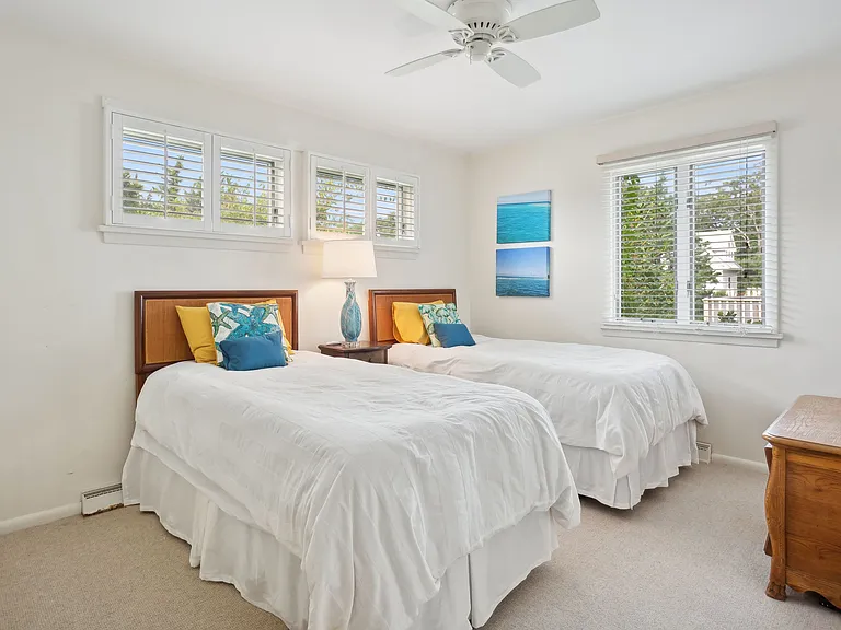33 Beach Rd — Photo 15