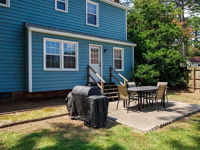 3638 Thorndike Dr — Photo 28