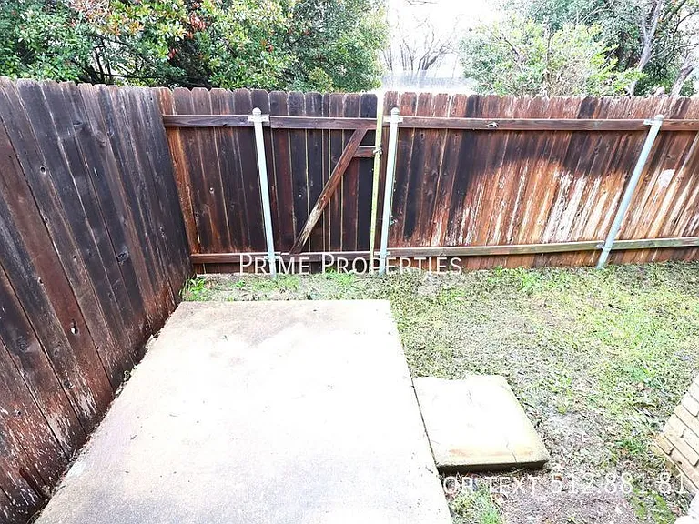 1015 E Yager Ln #92 — Photo 14