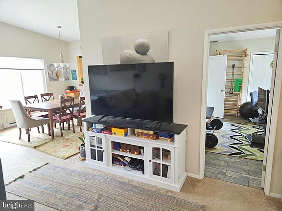 5th image of 1525 Hiddenbrook Dr