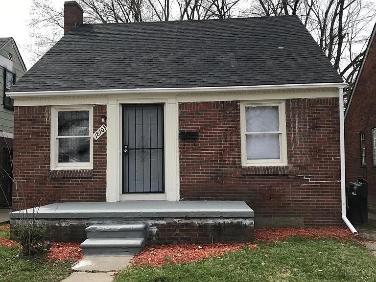 18703 Waltham St — Photo 10