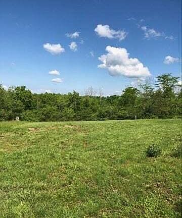 4th image of 745 Mann Rd