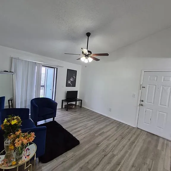 2031 Cascades Blvd #307 — Photo 8