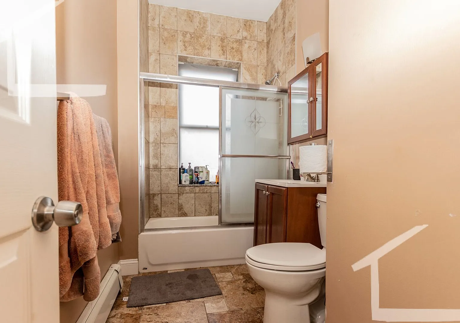 Beautifully renovated 2 bed unit next to the Green Line in Allston. — Photo 4