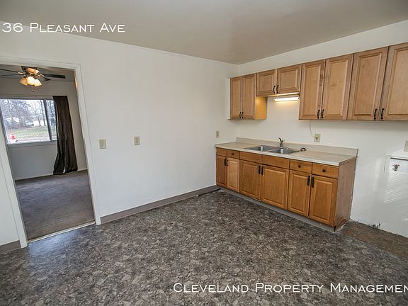 4th image of 636 Pleasant Ave
