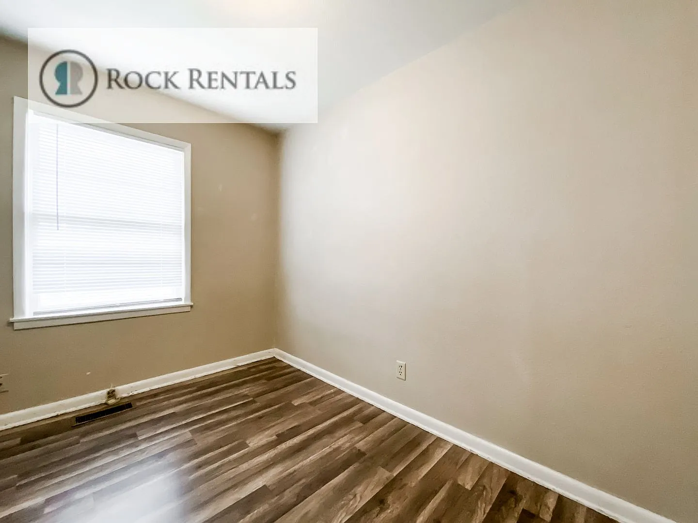 3 Bed 1 Bath with Garage — Photo 4