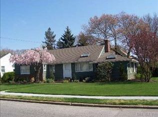 970 Douglas Ave, Wantagh, NY 11793