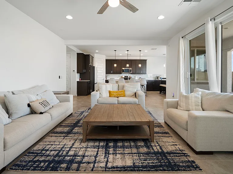 3110 E Hayfield Way — Photo 4