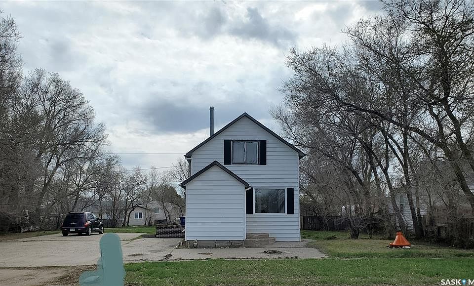 1st image of 321 1st STREET W
